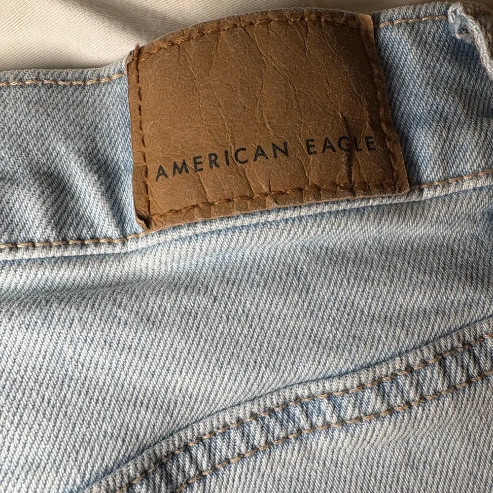 American Eagle Strigid Super High-Waisted Denim Shorts Women’s Size 6 - Picture 5 of 5